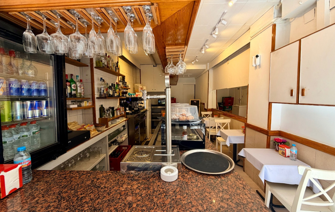 Traspaso - Bar- C1 -
Barcelona - Camp De L´arpa