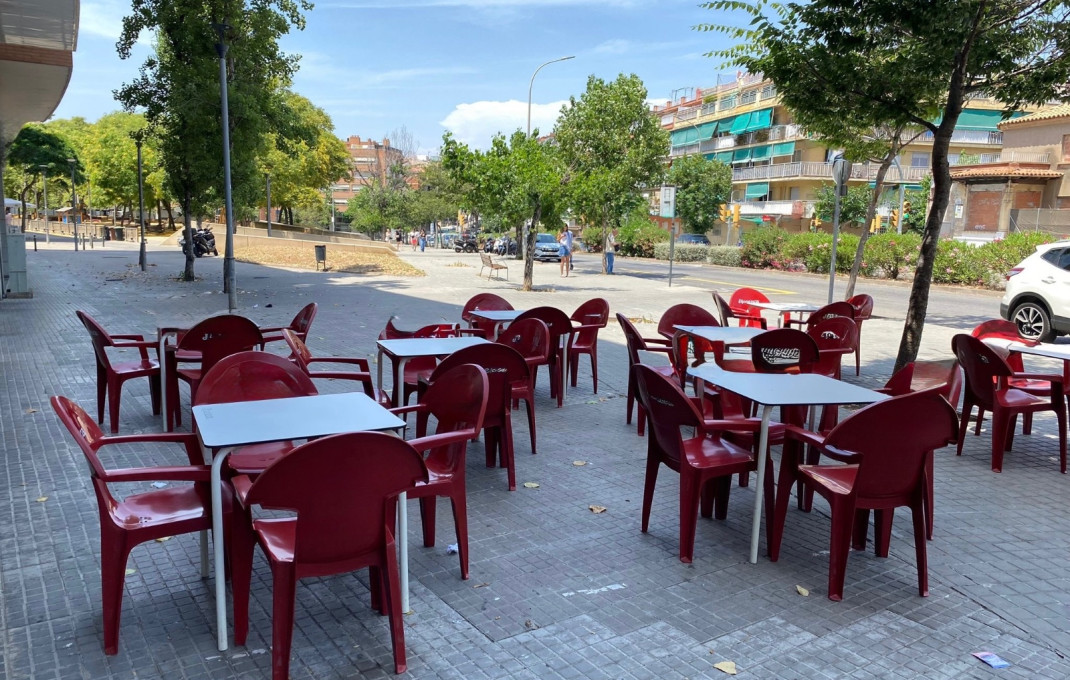 Traspaso - Bar-Cafeteria -
Sant Boi de Llobregat - La Montayeta