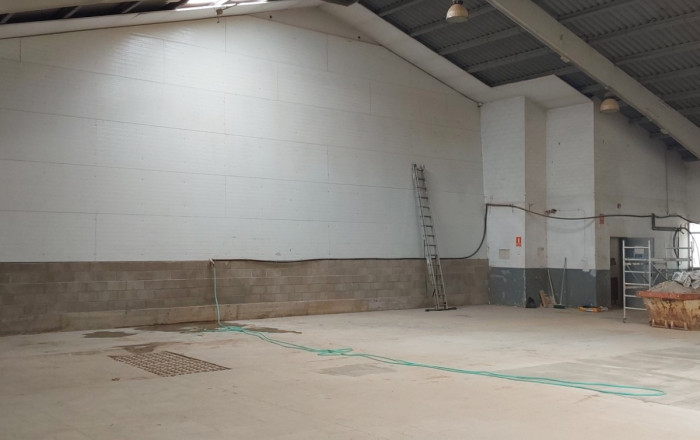 Alquiler - Naves y solares -
Sabadell