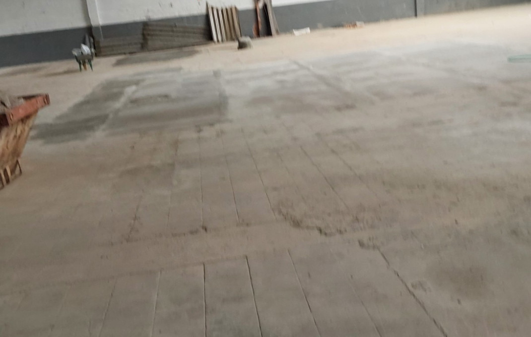 Alquiler - Naves y solares -
Sabadell