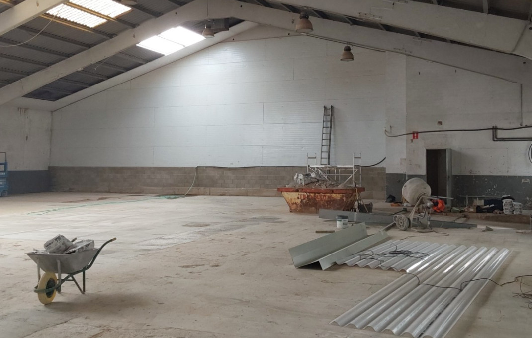 Alquiler - Naves y solares -
Sabadell