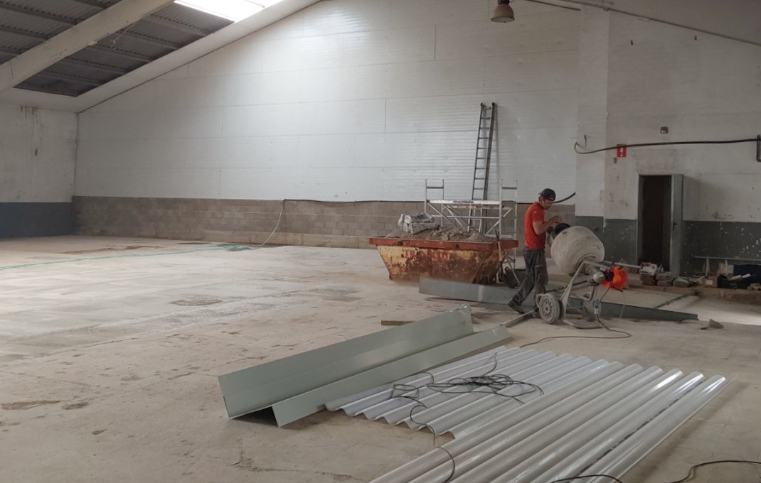 Alquiler - Naves y solares -
Sabadell