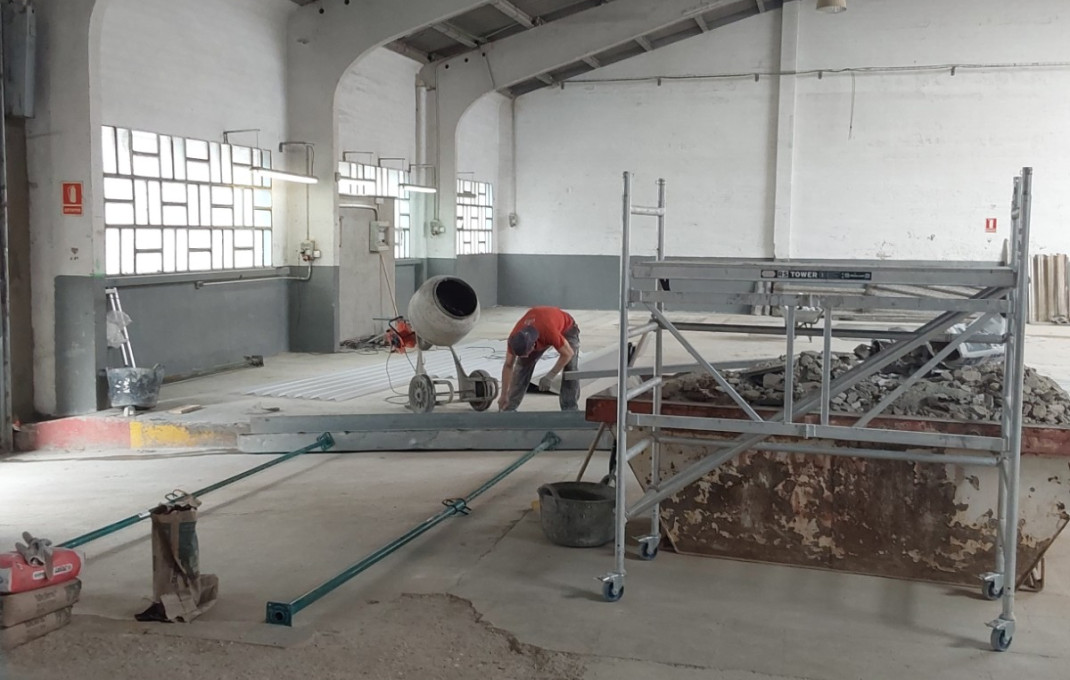 Alquiler - Naves y solares -
Sabadell