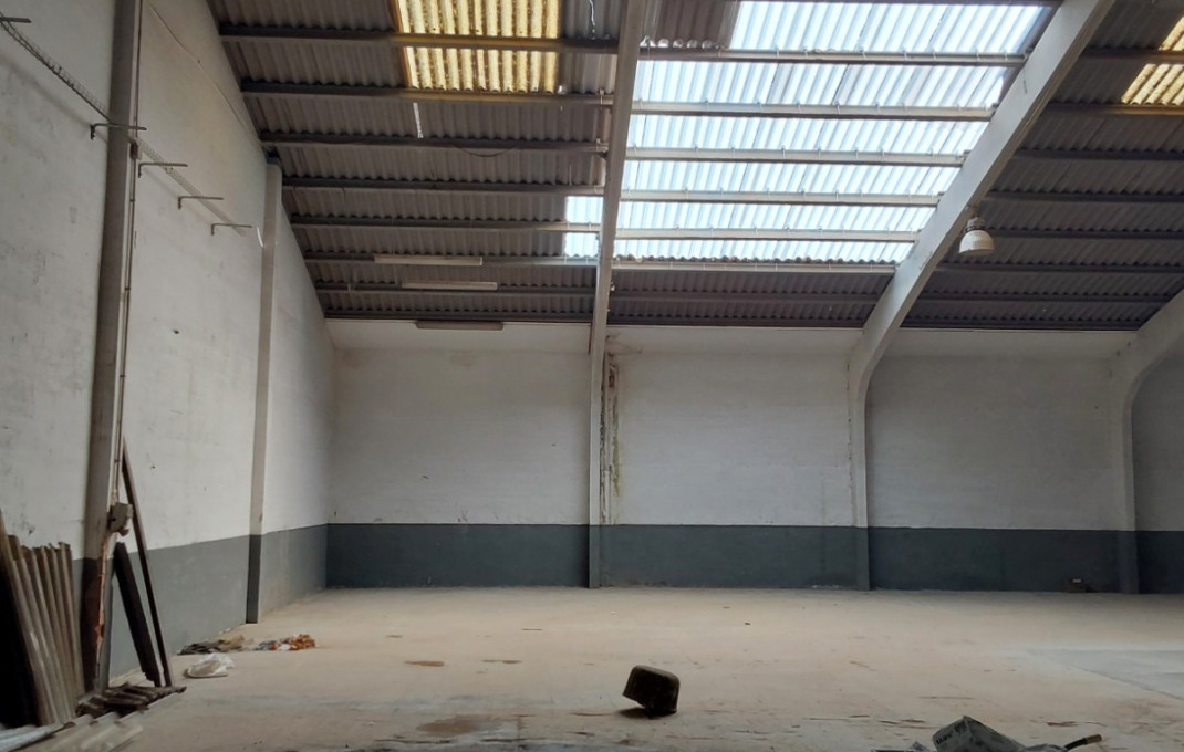 Alquiler - Naves y solares -
Sabadell