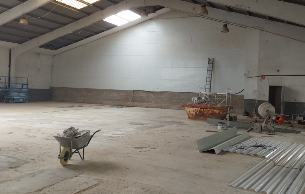 Alquiler - Naves y solares -
Sabadell