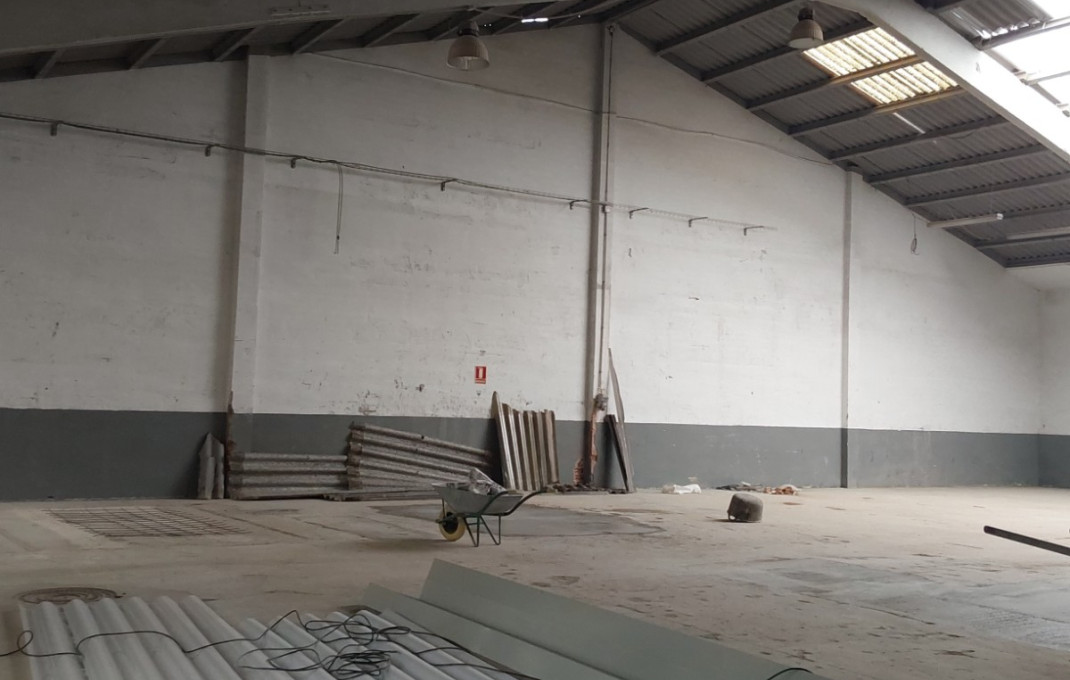 Alquiler - Naves y solares -
Sabadell