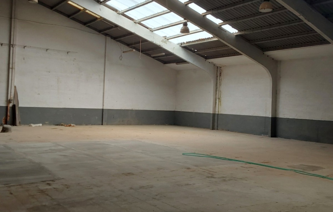 Alquiler - Naves y solares -
Sabadell