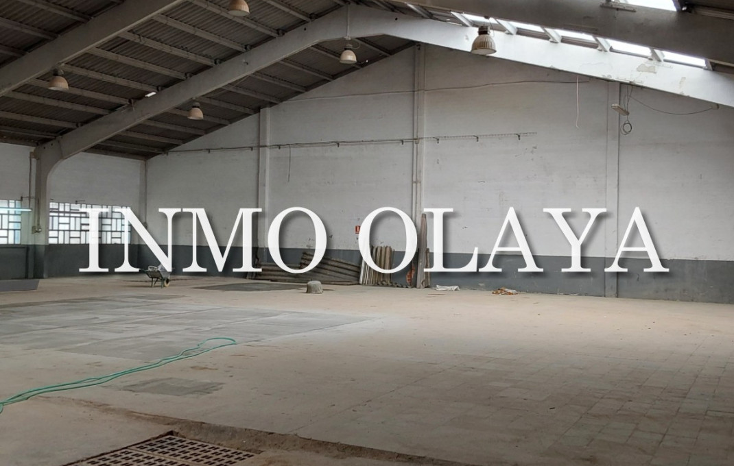 Alquiler - Naves y solares -
Sabadell