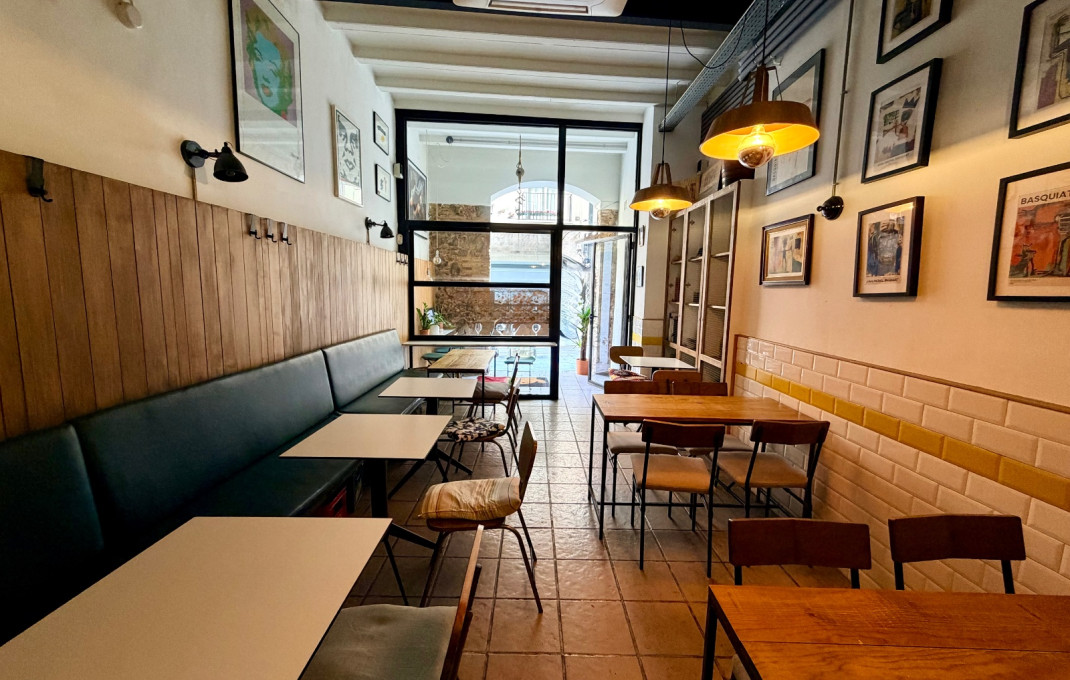 Traspaso - Restaurante -
Barcelona - Gràcia