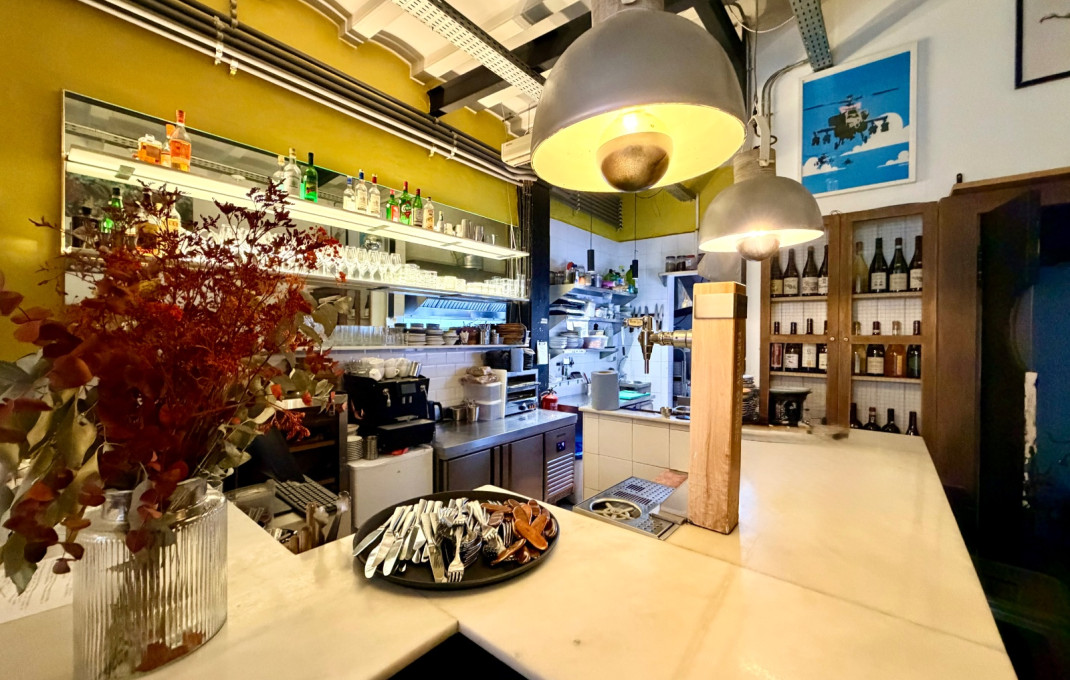 Traspaso - Restaurante -
Barcelona - Gràcia