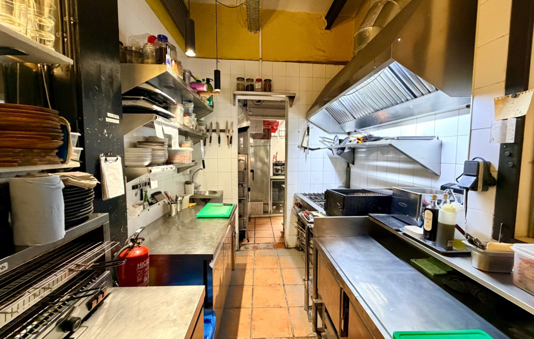 Traspaso - Restaurante -
Barcelona - Gràcia