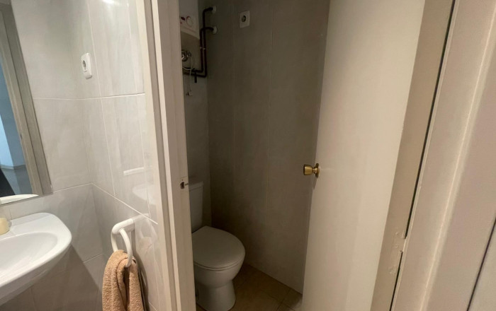 Alquiler - Local comercial -
Barcelona - Les corts