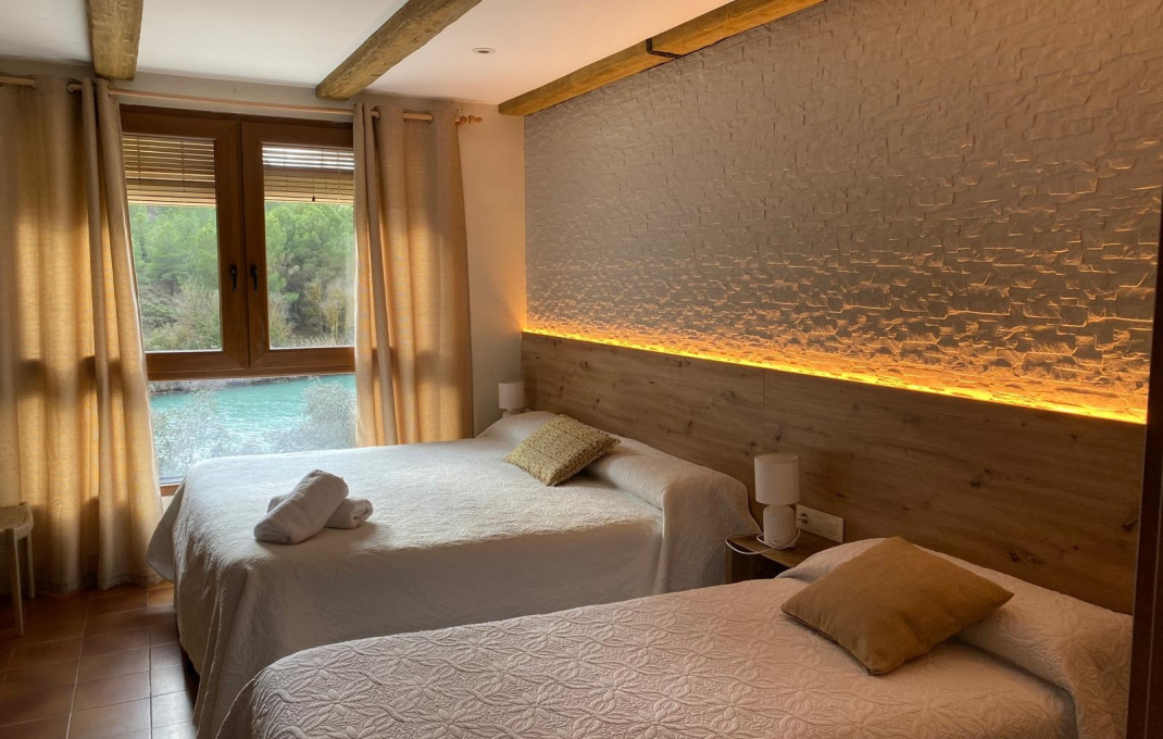 Sale - Hostal -
Albacete - Tolosa