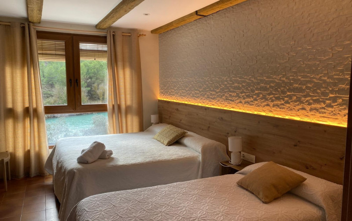 Sale - Hostal -
Albacete - Tolosa