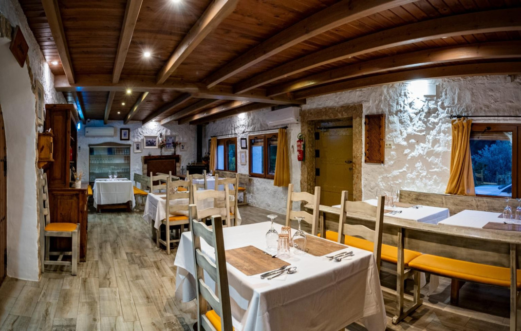 Sale - Hostal -
Albacete - Tolosa