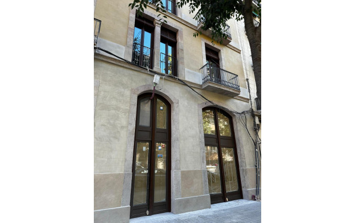 Alquiler - Local comercial -
Barcelona - Eixample Derecho