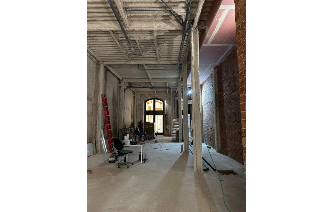 Alquiler - Local comercial -
Barcelona - Eixample Derecho