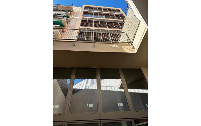 Alquiler - Local comercial -
Barcelona - Eixample Derecho