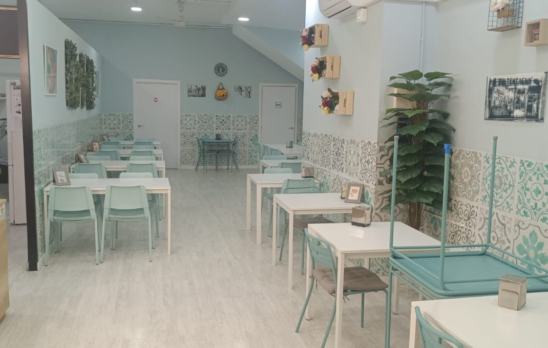 Traspaso - Bar-Cafeteria -
Mataró - Via Europa - Parque Central