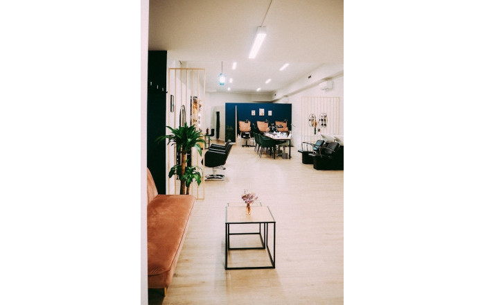 Traspaso - Peluquerias y Estetica -
Barcelona - Sants