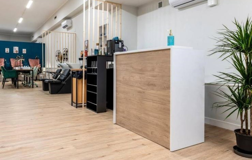 Traspaso - Peluquerias y Estetica -
Barcelona - Sants