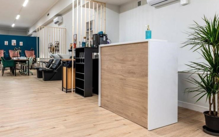 Traspaso - Peluquerias y Estetica -
Barcelona - Sants