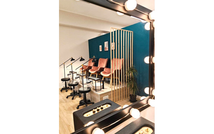 Traspaso - Peluquerias y Estetica -
Barcelona - Sants