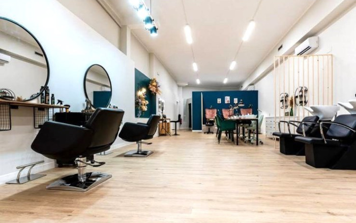 Traspaso - Peluquerias y Estetica -
Barcelona - Sants