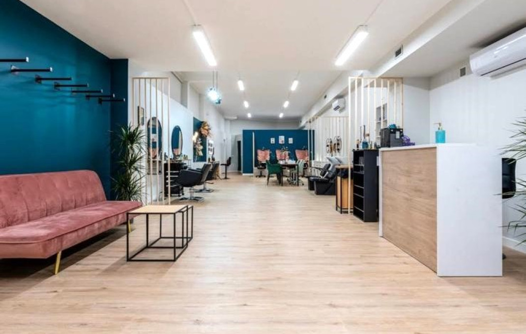 Traspaso - Peluquerias y Estetica -
Barcelona - Sants