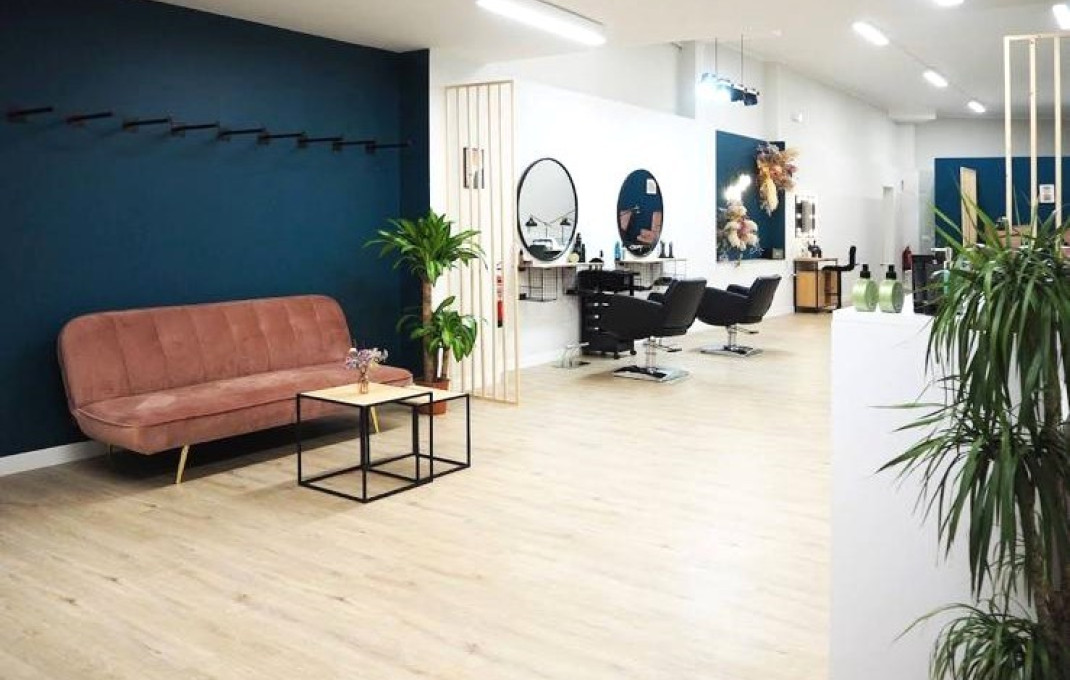 Traspaso - Peluquerias y Estetica -
Barcelona - Sants