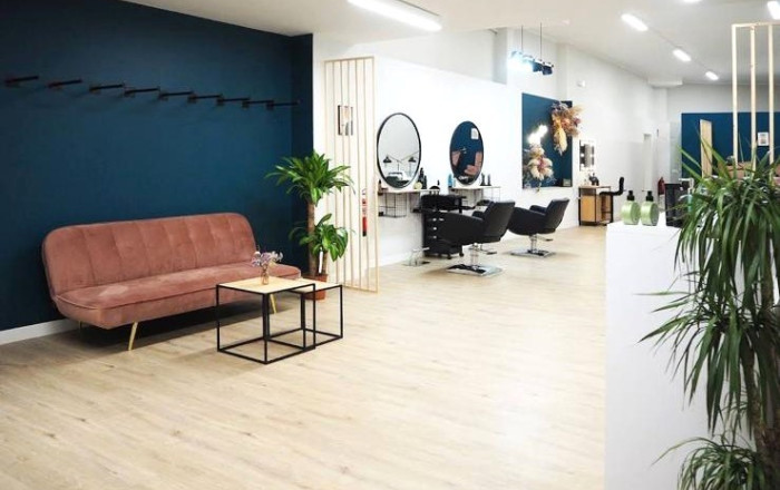 Traspaso - Peluquerias y Estetica -
Barcelona - Sants