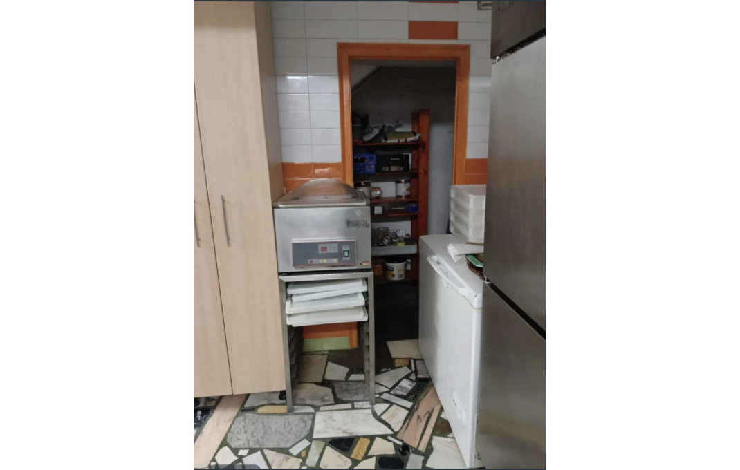 Traspaso - Rostisseria -
Santa Eul&agrave;lia de Ron&ccedil;ana