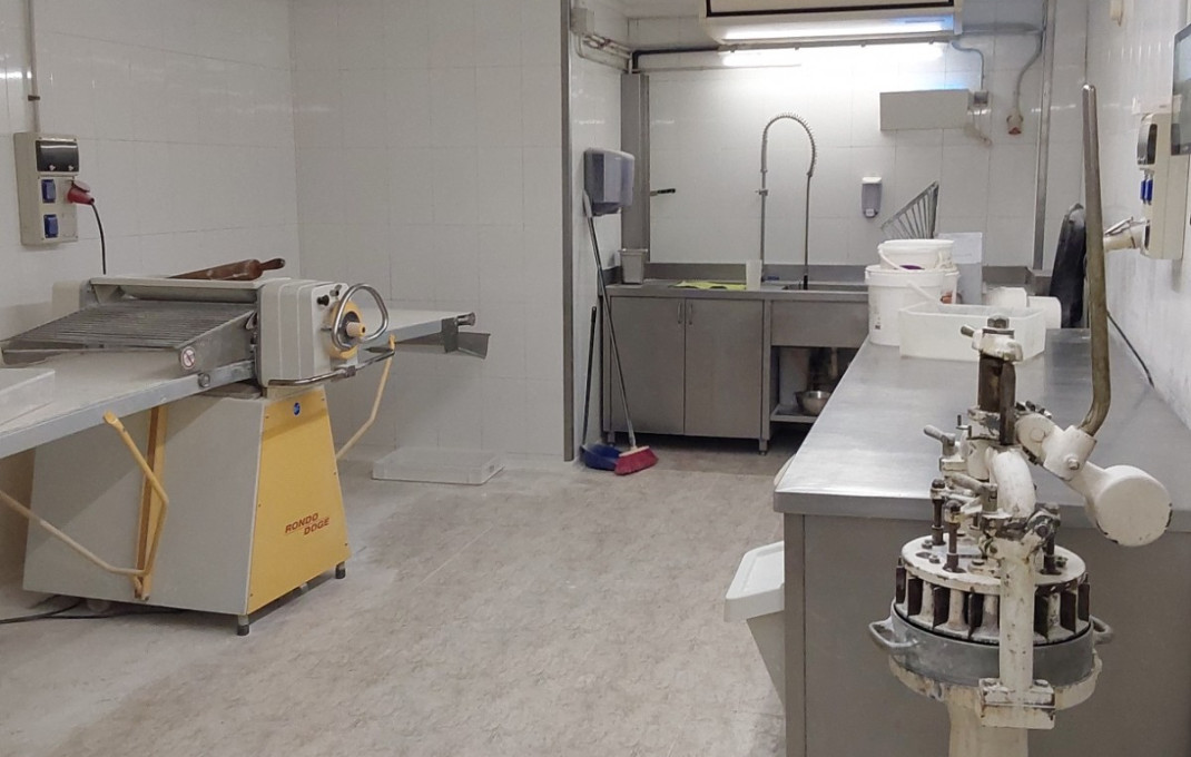 Alquiler - Obradores y/o Panaderias -
Lli&ccedil;&agrave; d'Amunt