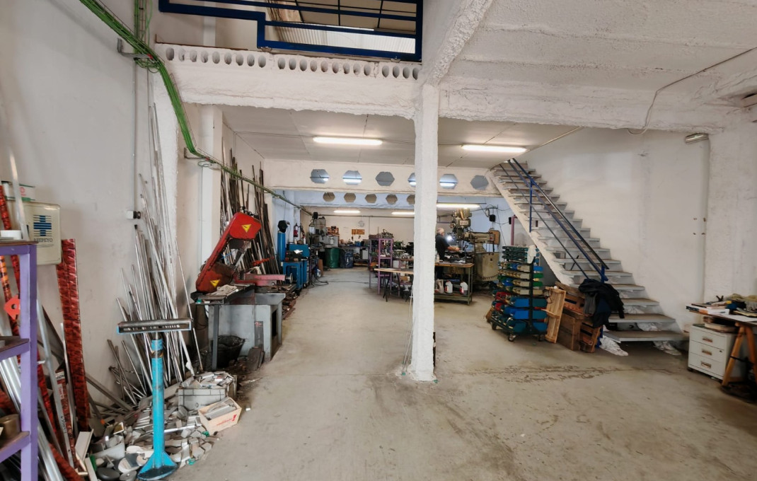 Traspaso - Naves y solares -
Granollers