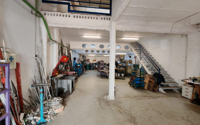 Traspaso - Naves y solares -
Granollers