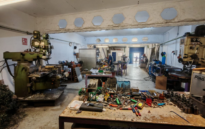 Traspaso - Naves y solares -
Granollers