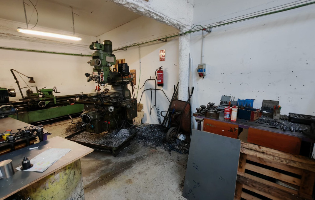 Traspaso - Naves y solares -
Granollers