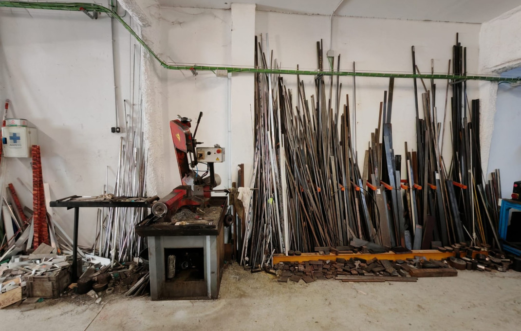 Traspaso - Naves y solares -
Granollers