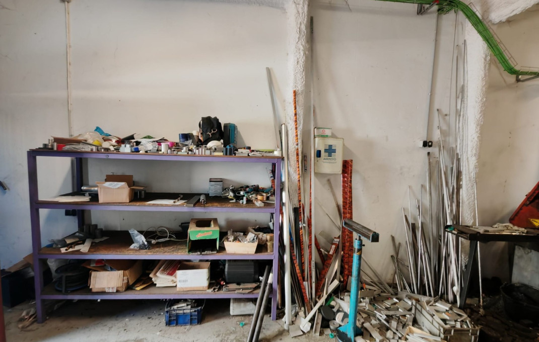 Traspaso - Naves y solares -
Granollers