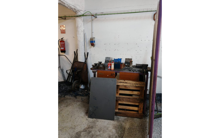 Traspaso - Naves y solares -
Granollers