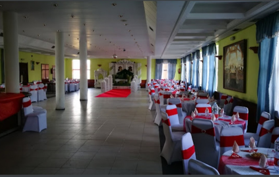 Sale - Hotel 1 * -
León