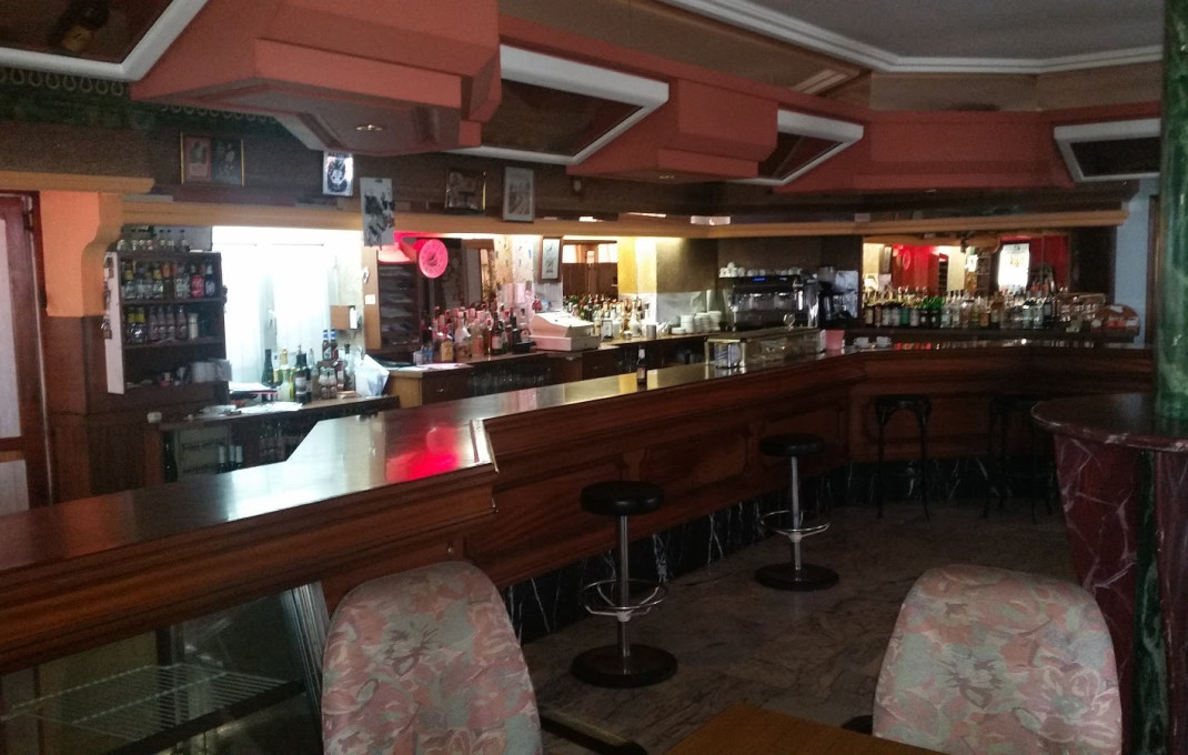 Sale - Hotel 1 * -
León