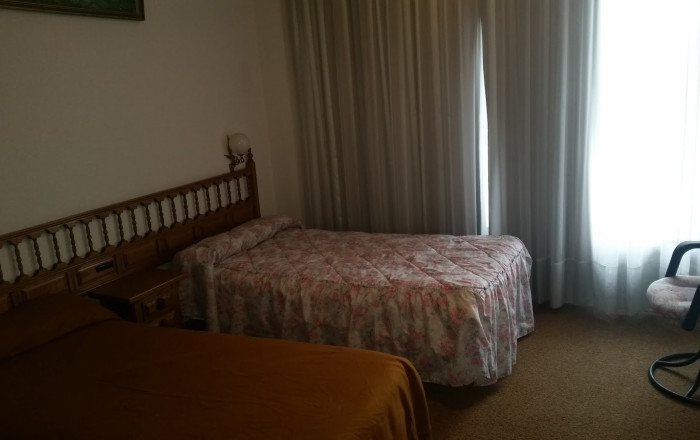 Sale - Hotel 1 * -
León