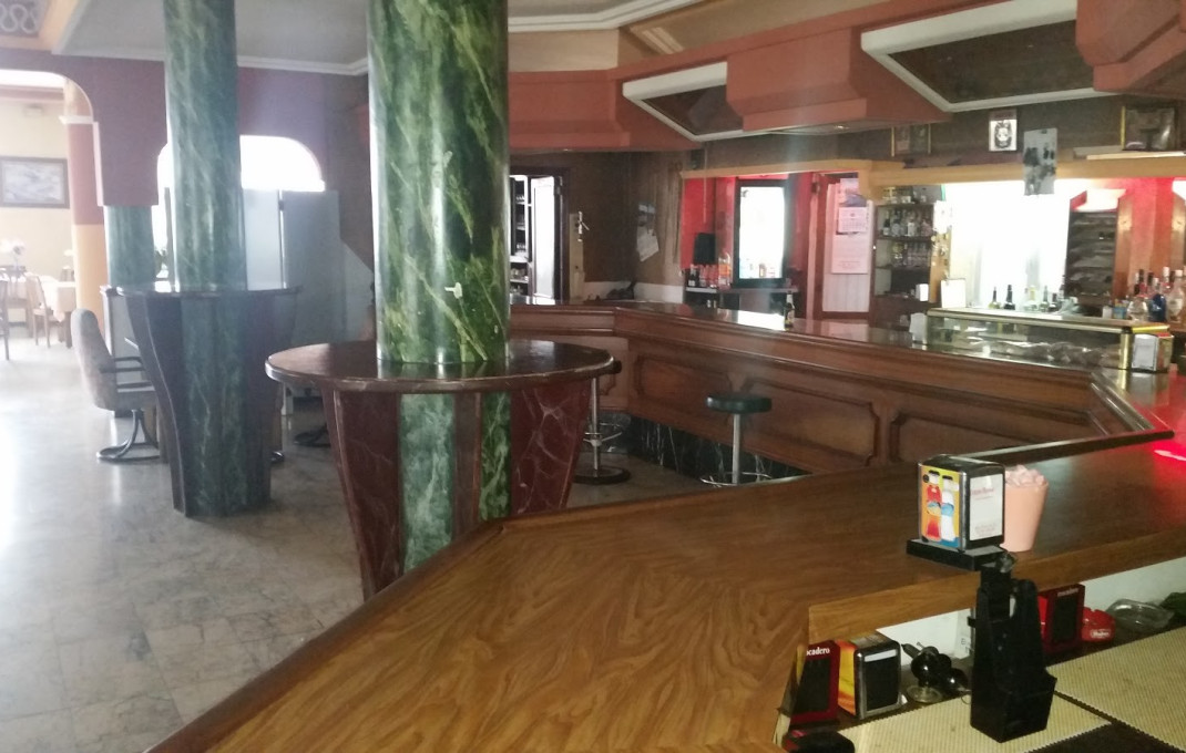 Sale - Hotel 1 * -
León