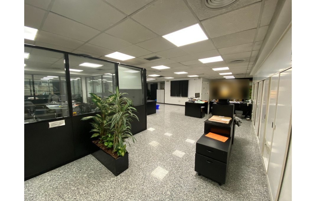 Revente - Local comercial -
Barcelona - Eixample Izquierdo