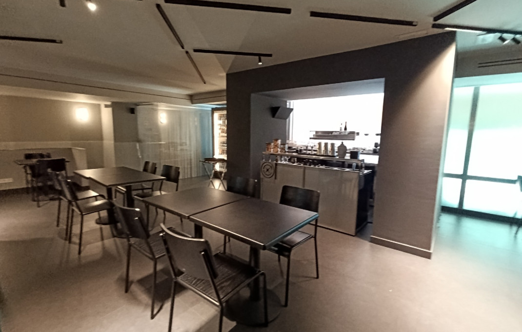 Traspaso - Bar Restaurante -
Barcelona - Eixample Izquierdo