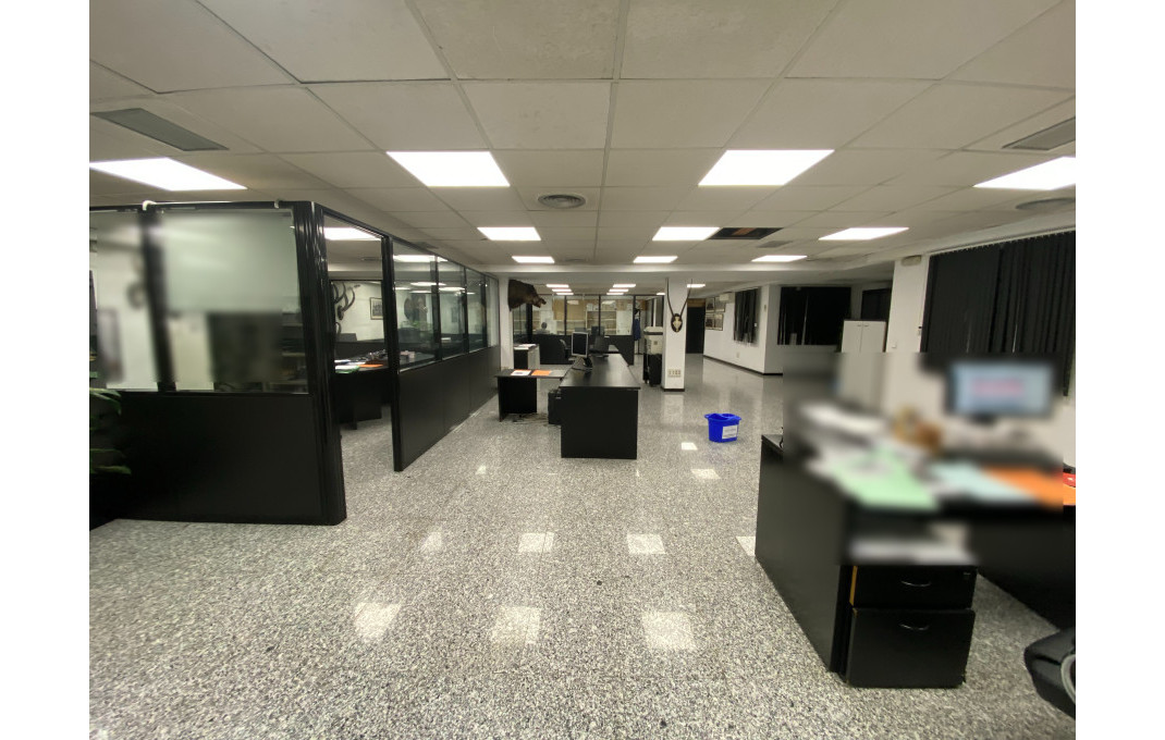 Revente - Local comercial -
Barcelona - Eixample Izquierdo