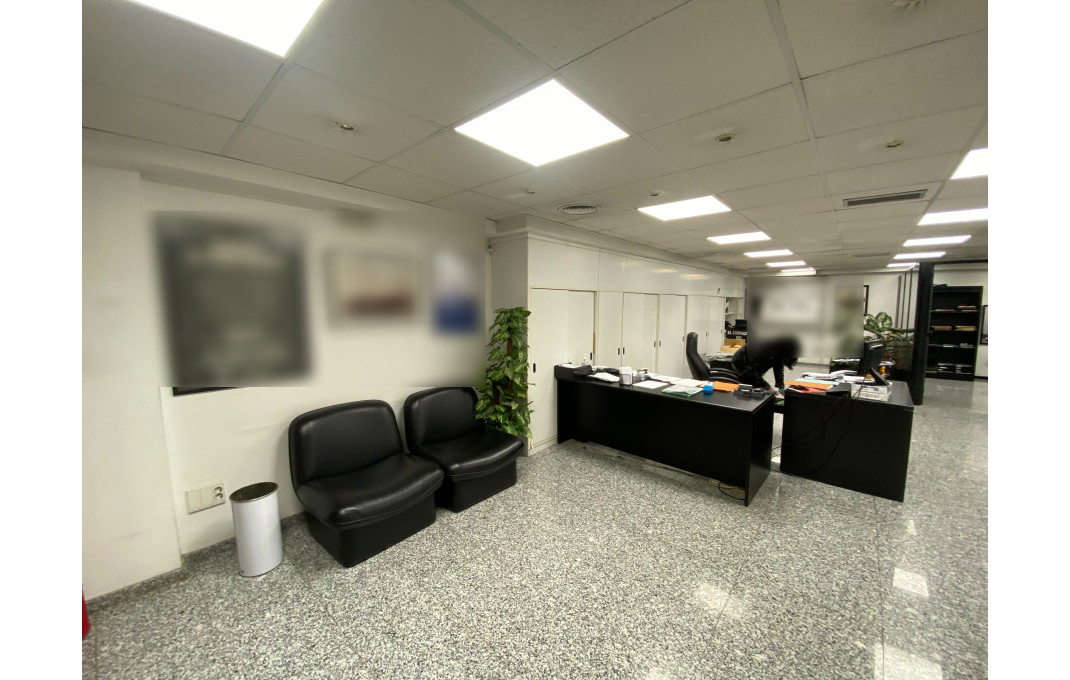 Revente - Local comercial -
Barcelona - Eixample Izquierdo