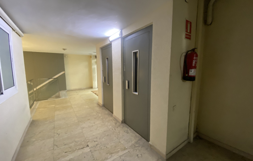 Revente - Local comercial -
Barcelona - Eixample Izquierdo