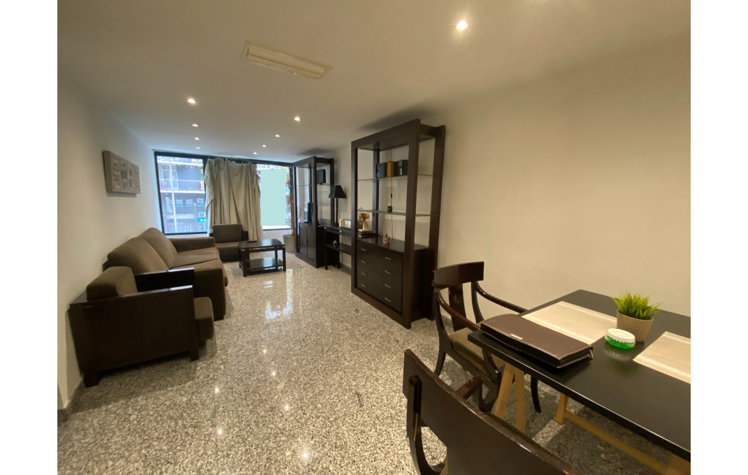 Revente - Local comercial -
Barcelona - Eixample Izquierdo